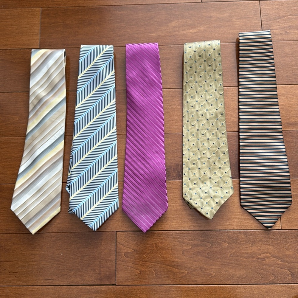 Bundle of ties.